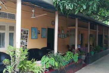 پانسیون Vasuki Guest House