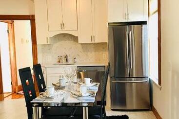 تختخواب و صبحانه Boston Lodge And Suites