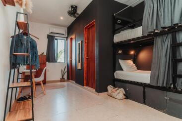 Che Holbox Hostel & Bar Adults Only