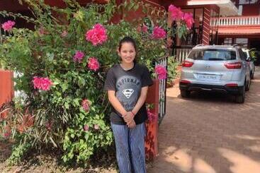 پانسیون Leon Hide Out Guest House