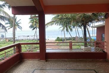 پانسیون Leon Hide Out Guest House