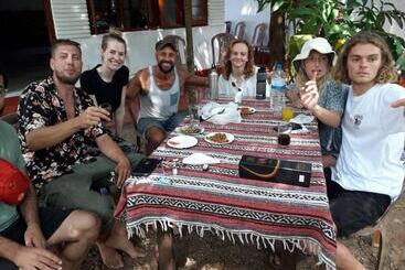 پانسیون Siri Medura Surf Yoga Meditation Guesthouse And Hostel