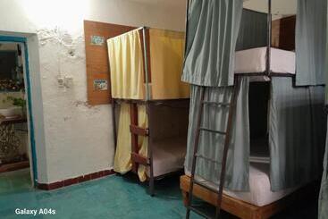 هاستل Hostal Guacamayas