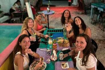 هاستل Hostal Guacamayas