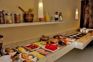 پانسیون Grandville Hotel Pousada
