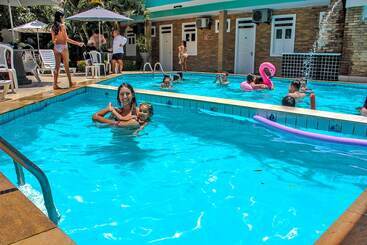 پانسیون Grandville Hotel Pousada