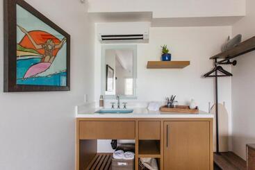 مُتل Surfhouse