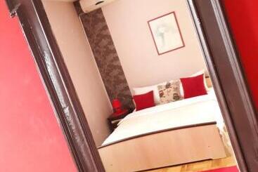 پانسیون Apartmani Rale Rooms