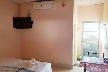 پانسیون Montra Guesthouse
