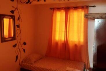 پانسیون Ofiuras Hostal