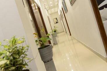 Pension Diva Villa Airport Transit