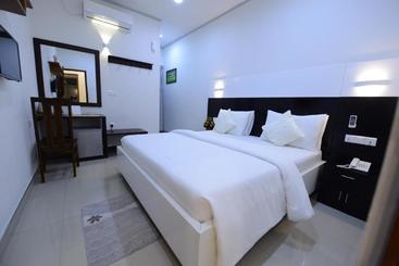 Pension Diva Villa Airport Transit