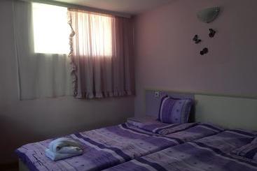 پانسیون Triglav Edelweiss Guest House