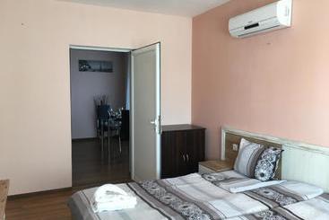 پانسیون Triglav Edelweiss Guest House