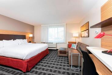 هتل Towneplace Suites By Marriott Louisville North
