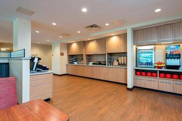 هتل Towneplace Suites By Marriott Louisville North