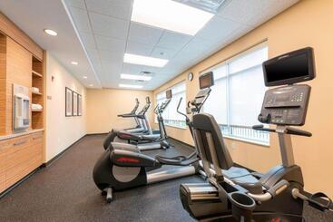 هتل Towneplace Suites By Marriott Louisville North