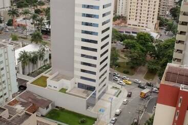 Flat Oeste La Residence