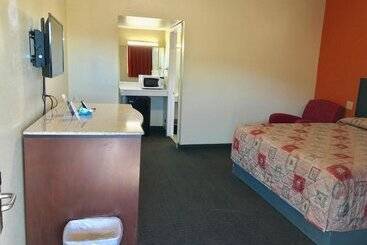 مُتل Scottish Inns & Suites
