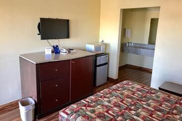 مُتل Scottish Inns & Suites