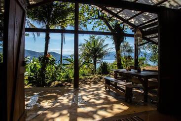 پانسیون Jungle Lodge