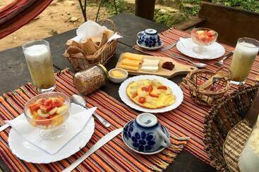پانسیون Jungle Lodge