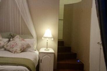 پانسیون Lavender House
