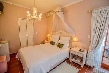 پانسیون Lavender House