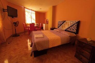 پانسیون Travel House
