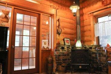 هاستل Canadian Loghouse Inn Azuminoyujin