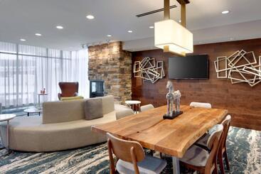 هتل Fairfield Inn & Suites By Marriott Springfield North