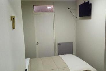 پانسیون Hostal Los Castanos