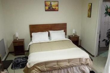 پانسیون Hostal Los Castanos