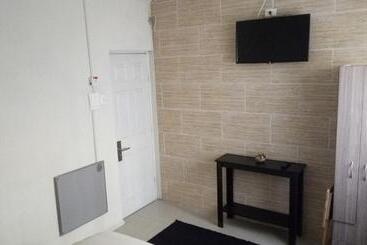 پانسیون Hostal Los Castanos