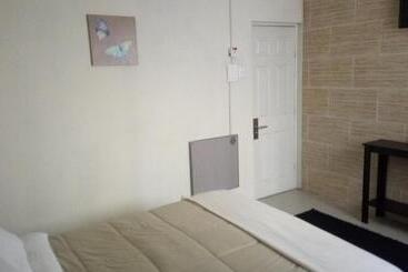 پانسیون Hostal Los Castanos