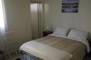 پانسیون Hostal Los Castanos