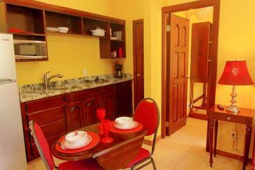 پانسیون Inn At White Horse Guest House