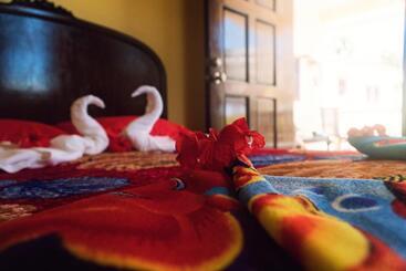 پانسیون Inn At White Horse Guest House