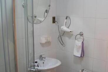 هاستل Hostal Baquedano