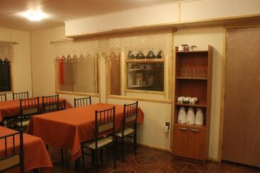 هاستل Hostal Baquedano