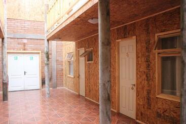 هاستل Hostal Baquedano