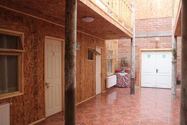 هاستل Hostal Baquedano