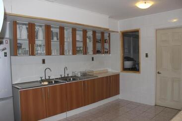 هاستل Hostal Baquedano