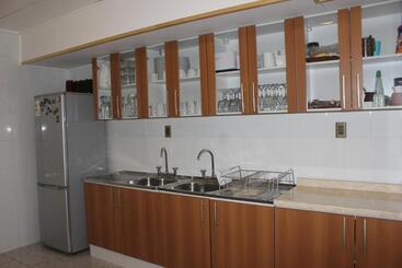 هاستل Hostal Baquedano