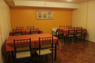 هاستل Hostal Baquedano