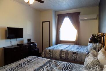 هتل The Landmark Inn