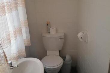 پانسیون Kamelruhe Guest House & Camping