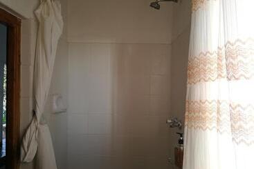 پانسیون Kamelruhe Guest House & Camping