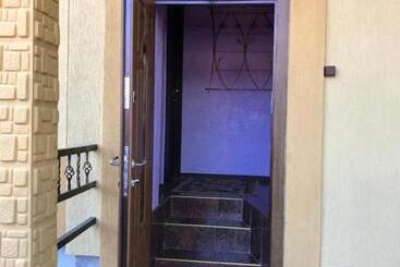 پانسیون Villa L Vovskaia