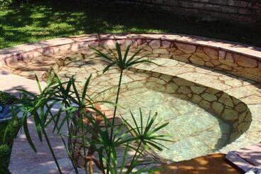 پانسیون Laguna Green Guest House